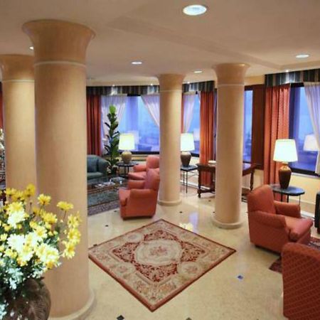 Hotel Cyrano Saronno Esterno foto