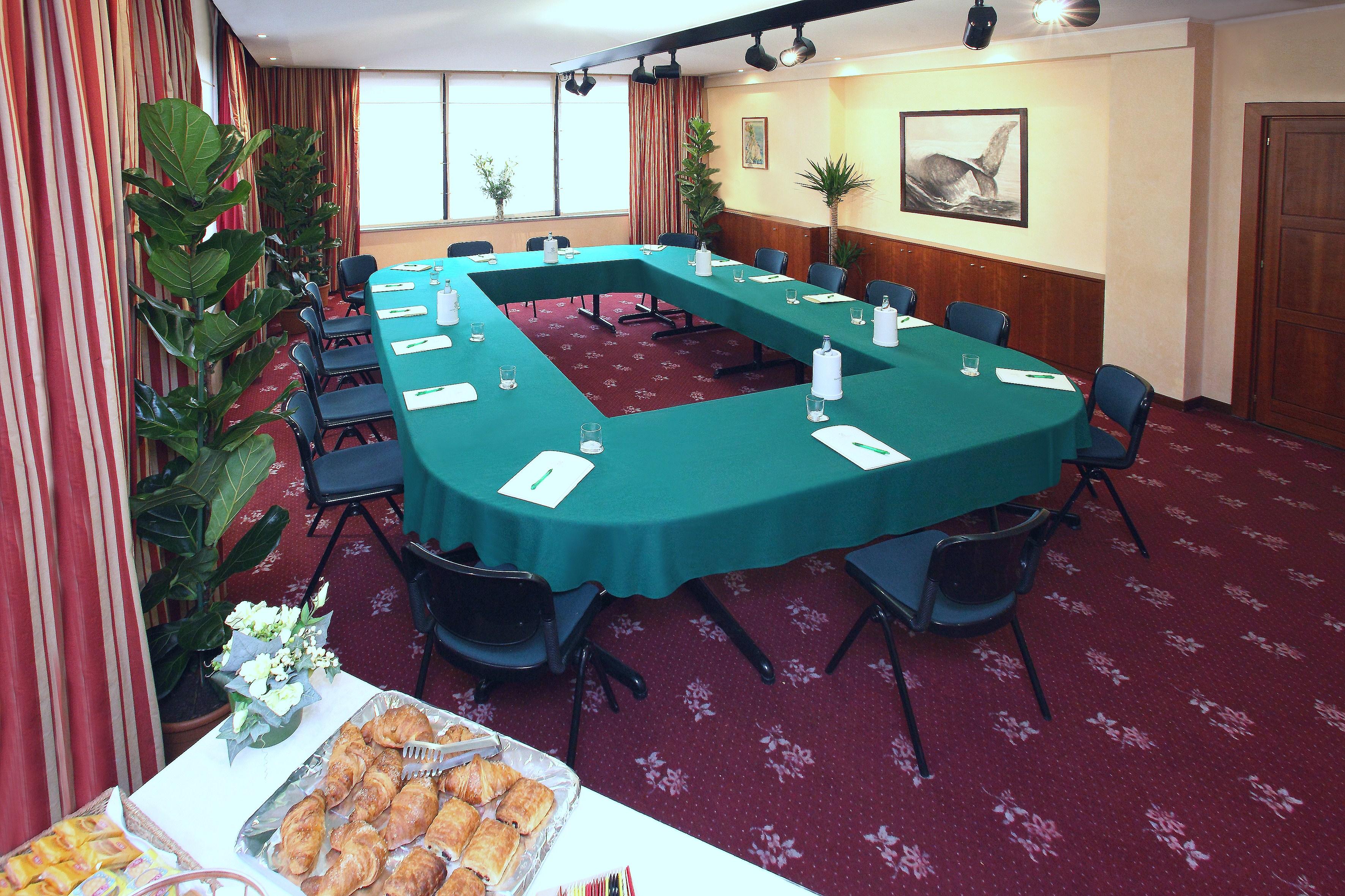 Hotel Cyrano Saronno Esterno foto