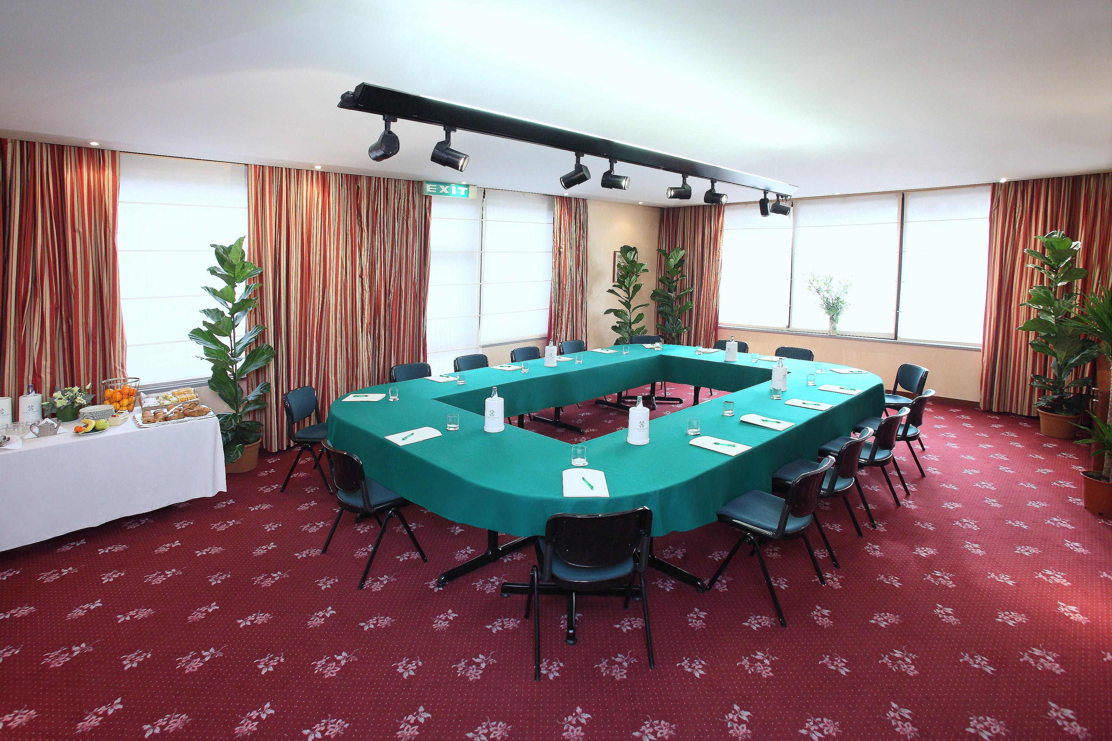 Hotel Cyrano Saronno Esterno foto