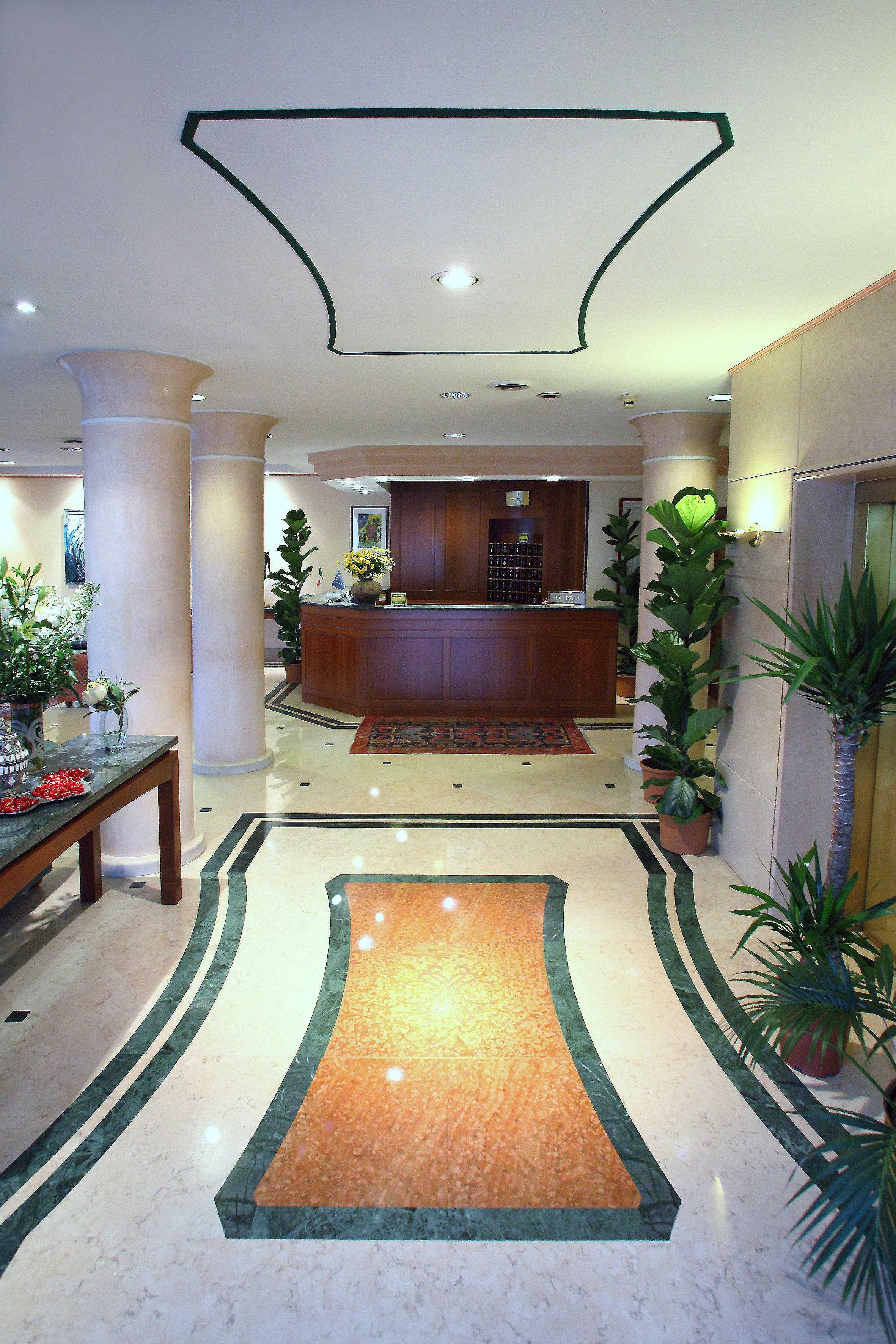 Hotel Cyrano Saronno Esterno foto