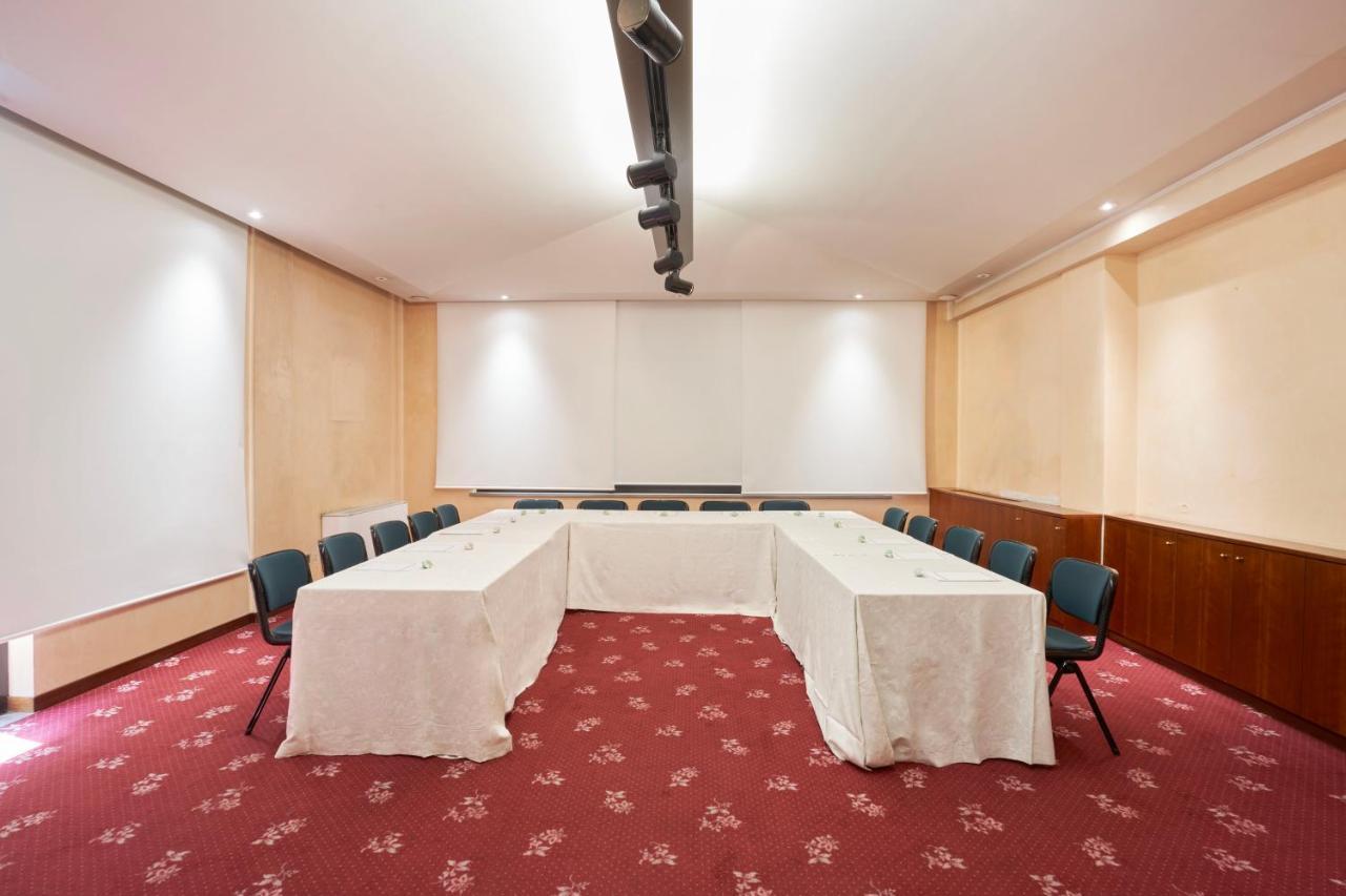 Hotel Cyrano Saronno Esterno foto