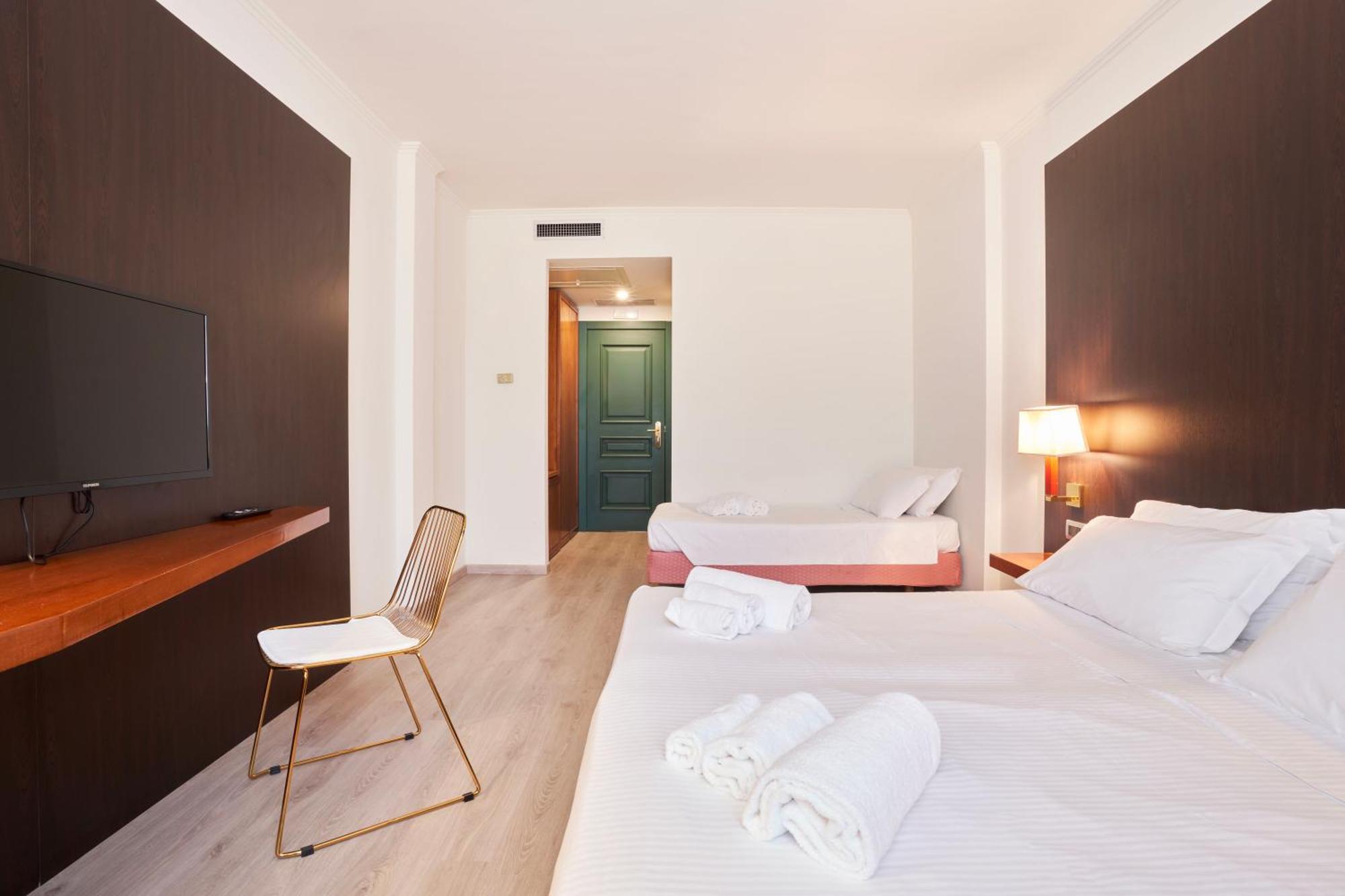Hotel Cyrano Saronno Esterno foto