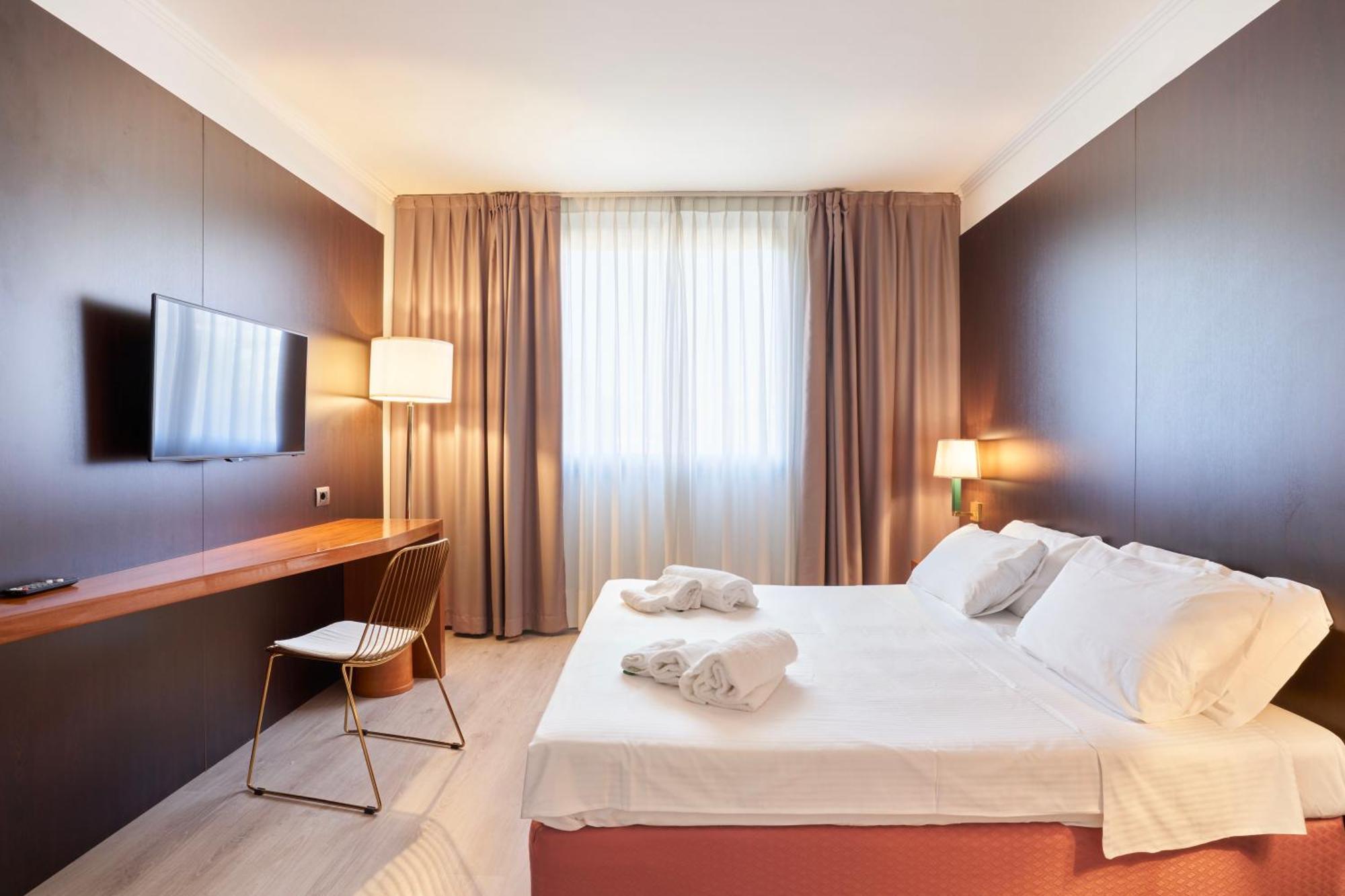 Hotel Cyrano Saronno Esterno foto