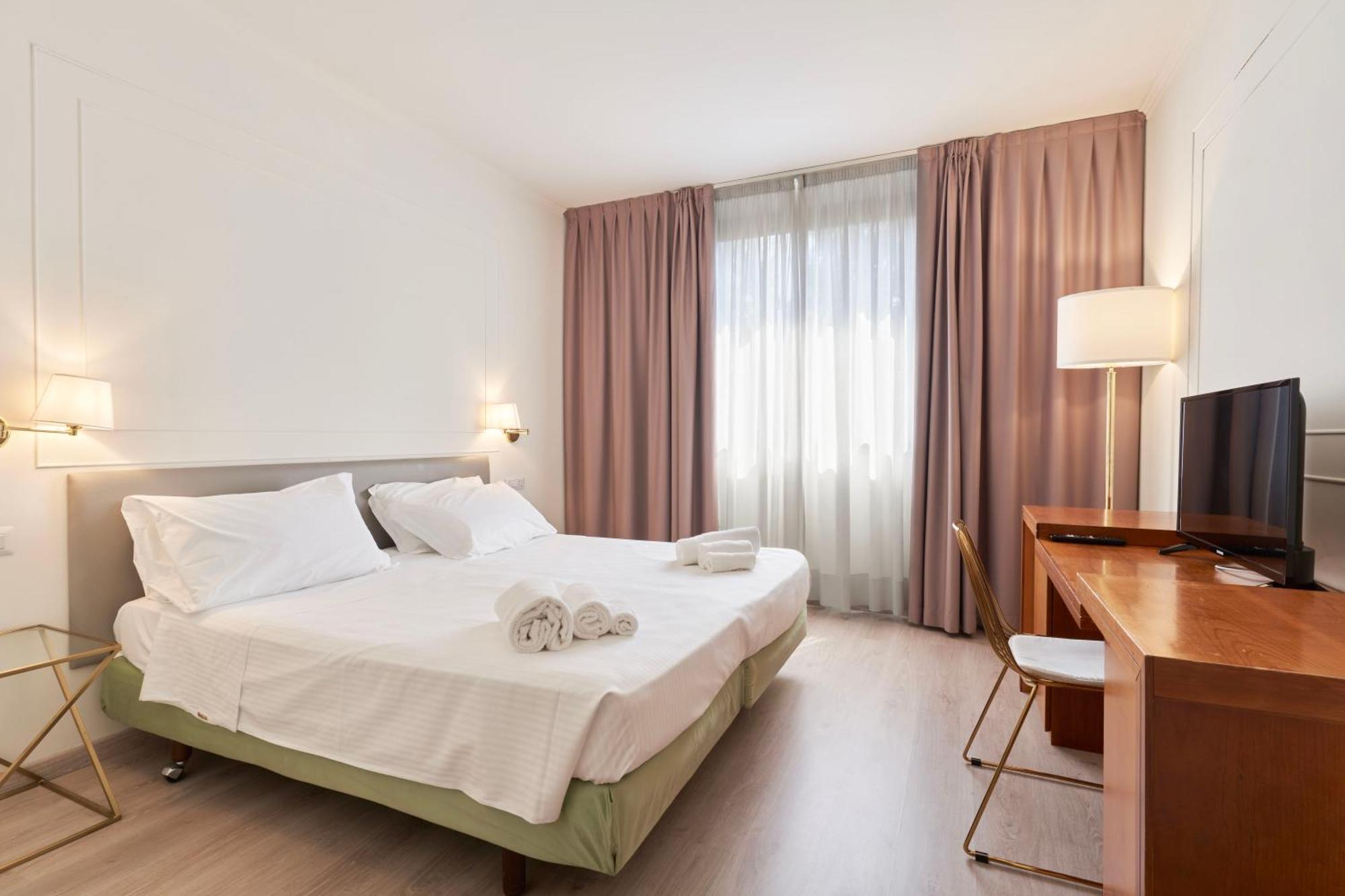 Hotel Cyrano Saronno Esterno foto