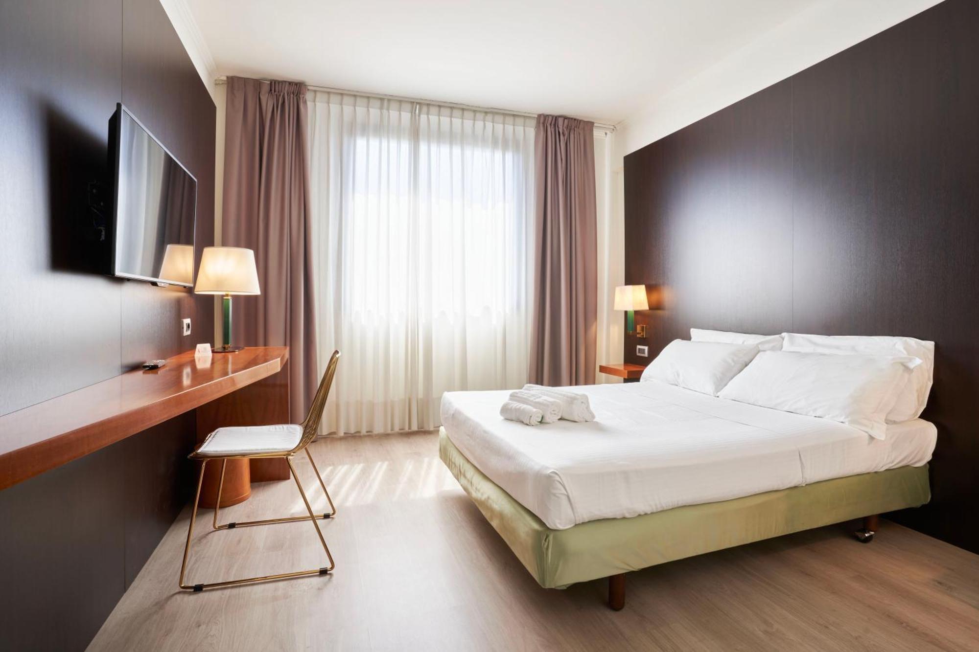 Hotel Cyrano Saronno Esterno foto