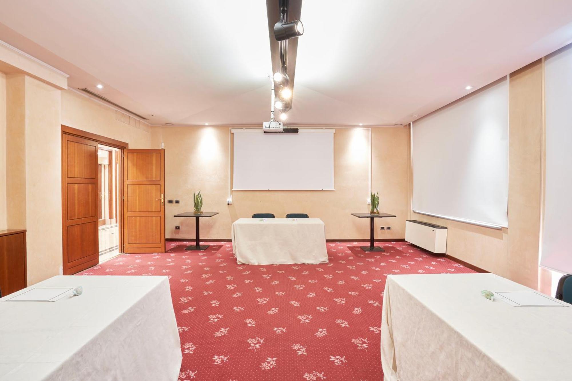 Hotel Cyrano Saronno Esterno foto