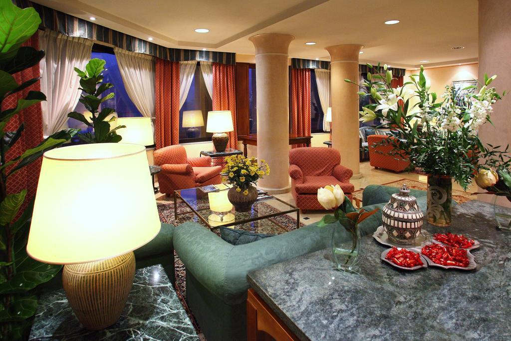 Hotel Cyrano Saronno Esterno foto