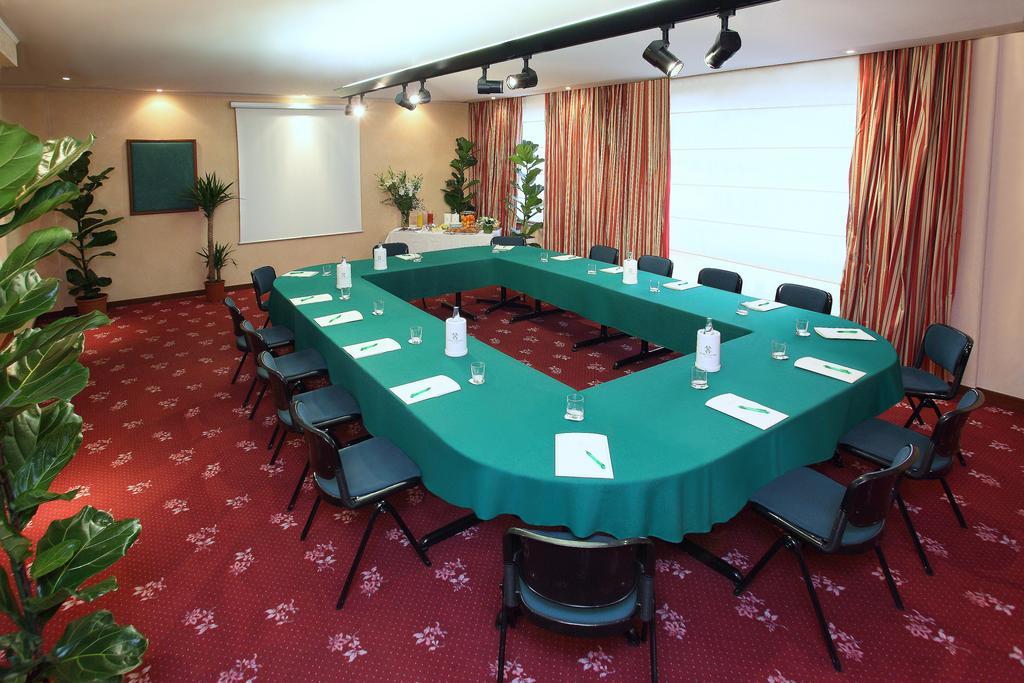 Hotel Cyrano Saronno Esterno foto