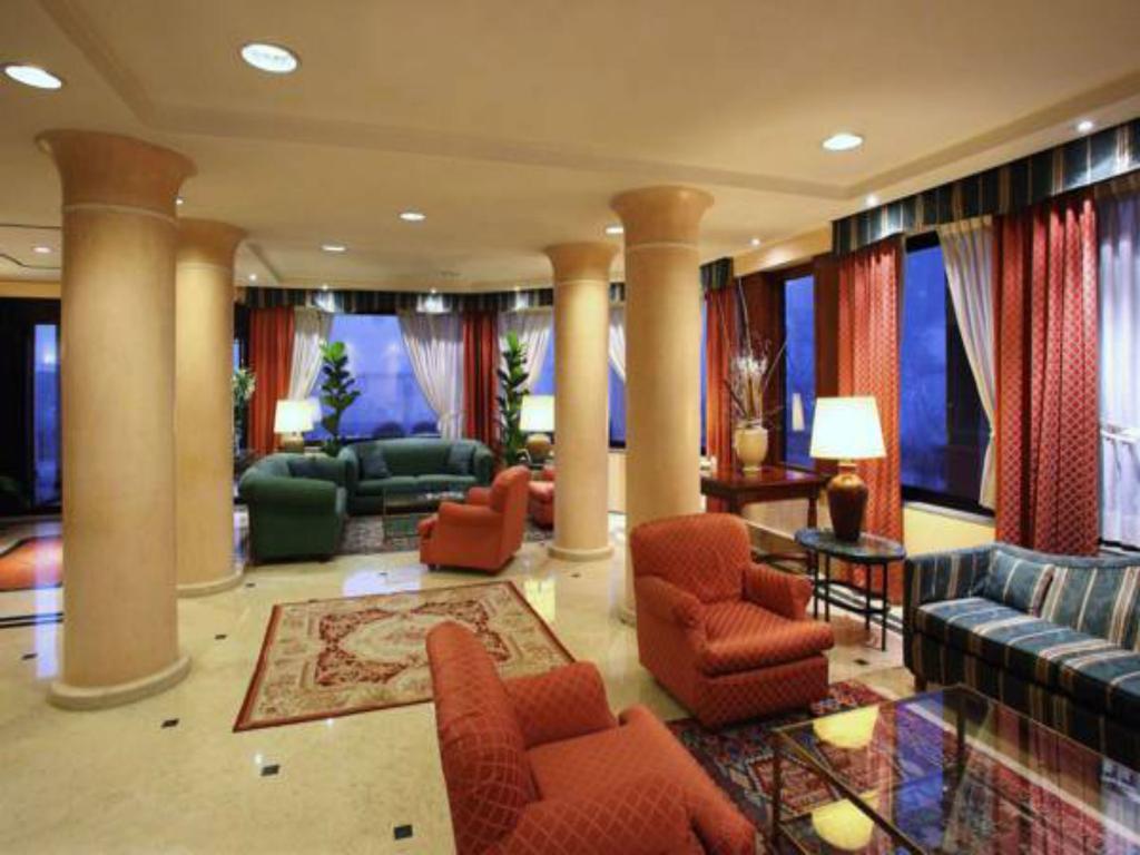 Hotel Cyrano Saronno Esterno foto