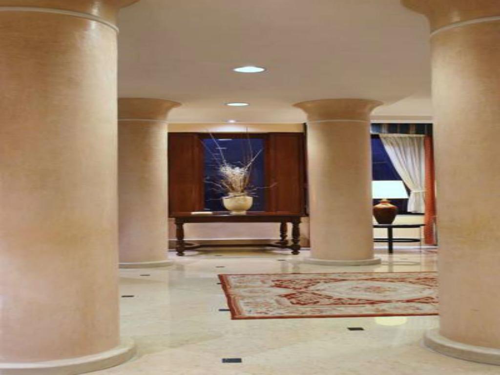 Hotel Cyrano Saronno Esterno foto