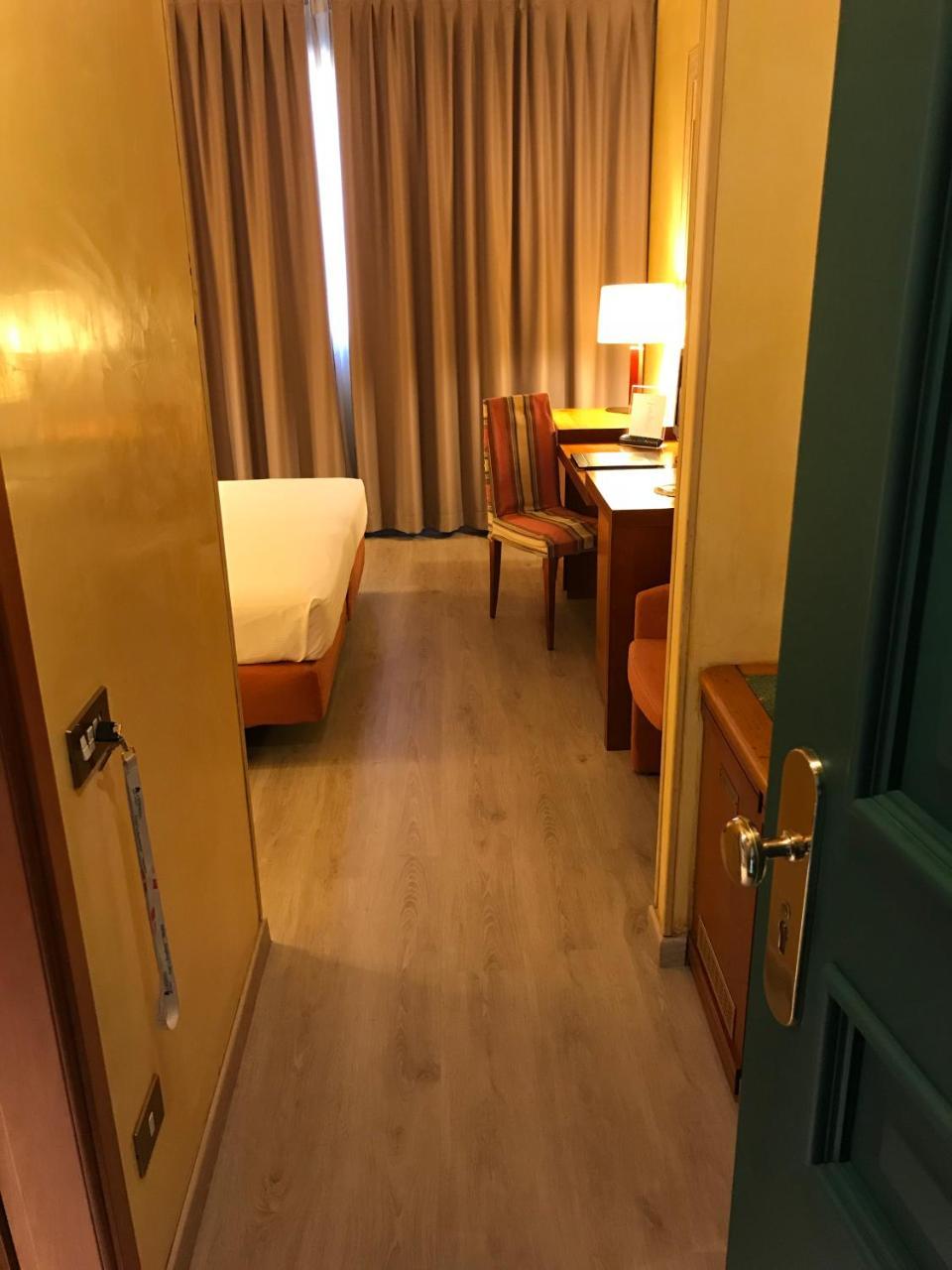 Hotel Cyrano Saronno Esterno foto